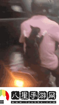 炎炎夏日再窮不能沒空調(diào)妹子驚嘆你連風(fēng)油精都不如